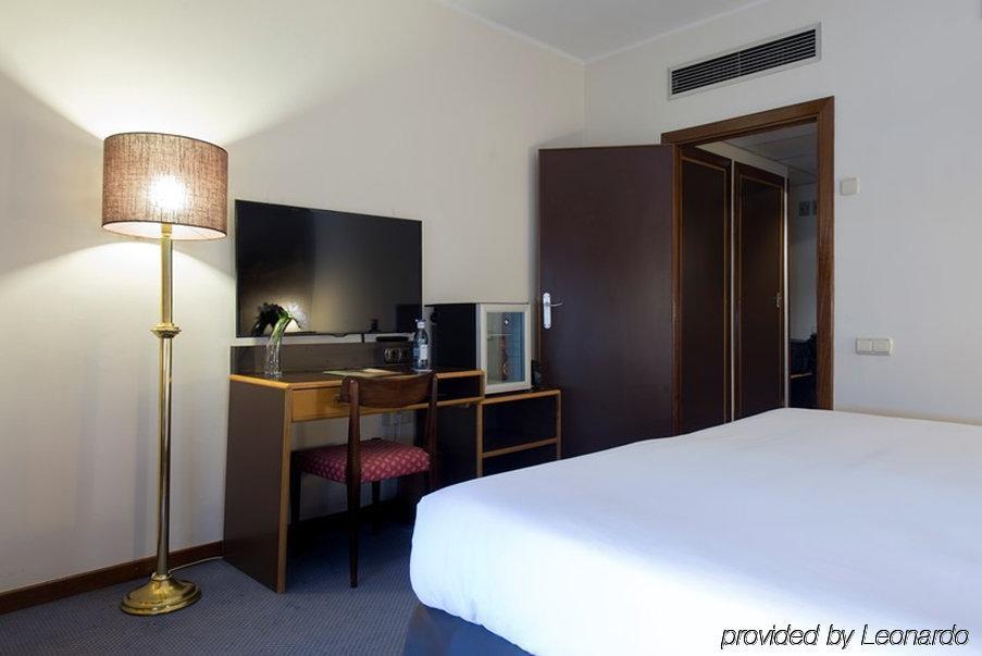 Hotel Goya Zaragoza Room photo